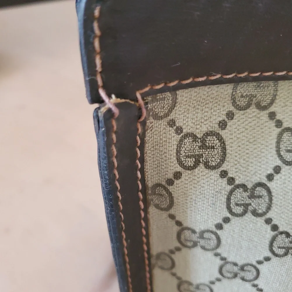 Vintage Gucci Parfums Monogram Cosmetic Bag 1970's - Picture 6 of 11